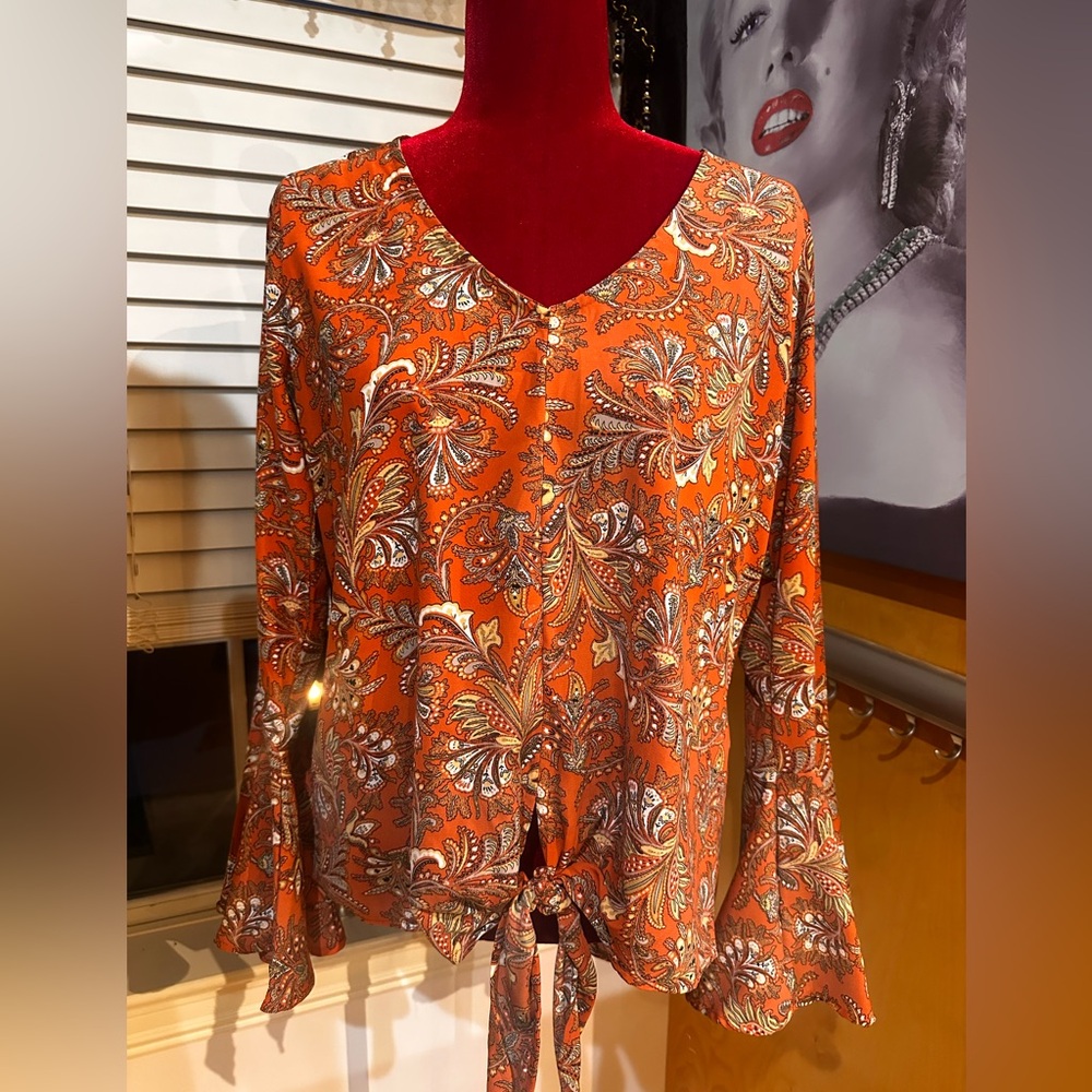 Women’s Hi-Low Bell Long Sleeve Boho Top
Size M